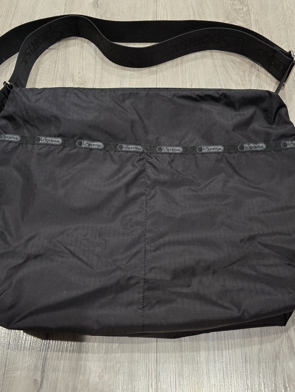 Lesportsac Messenger Crossbody Black Nylon Adjustable Strap